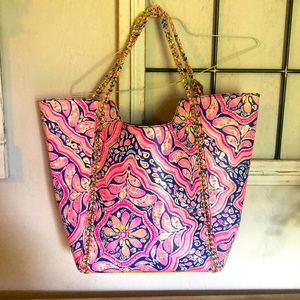 LILLY PULITZER CAN”T RESIST POOL TOTE!